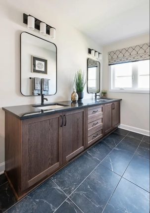 Findlay Creek Village (Tartan) Bathroom