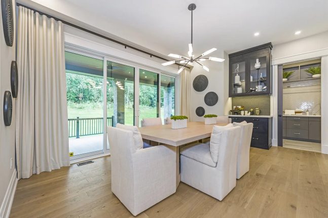 The Summit 2 Dining Area