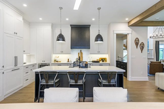 The Summit 2 Kitchen