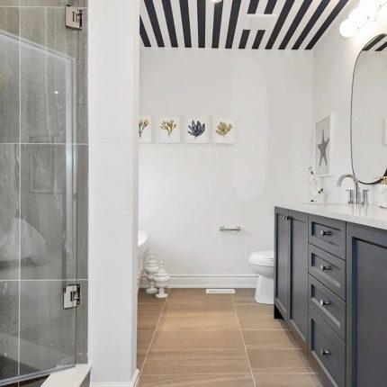 Empire Canals Bathroom